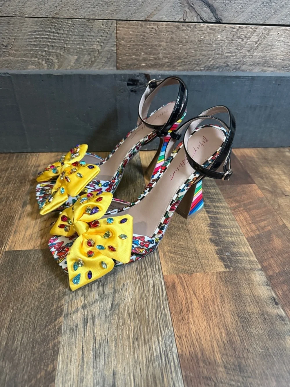 Betsey Johnson Loise Jeweled Bow Rainbow Heel Sandals Size 11
